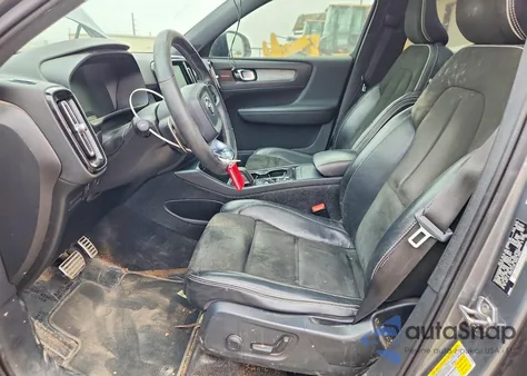 2019 Volvo Xc40 T4 R-Design from USA, damaged, VIN YV4AC2HM6K2045723